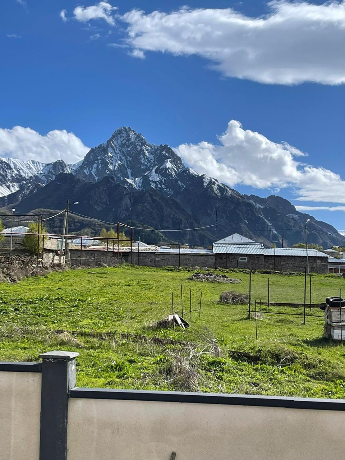 Bibo'S Kokhi Guesthouse Kazbegi Luaran gambar